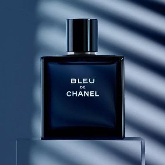 EAU DE TOLILETTE BLEU DE CHANEL PARIS