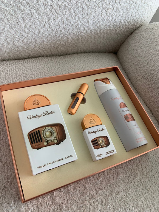 SET VINTAGE RADIO